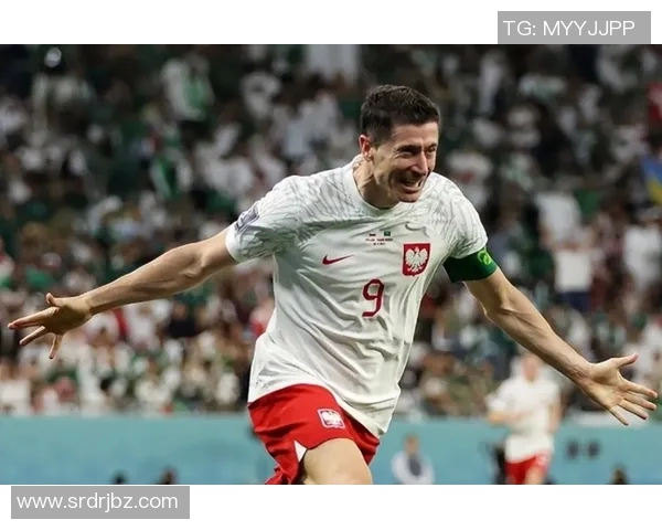 明星球员表现分析：莱万多夫斯基进球解析