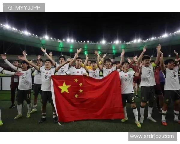 中国球迷组织成最大助威团，场面震撼